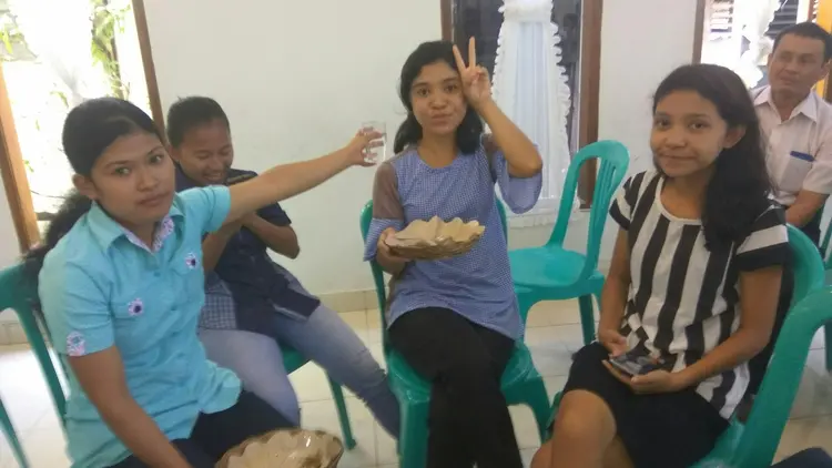 Pemuda GAA Luwuk, selesai Ibada Minggu.